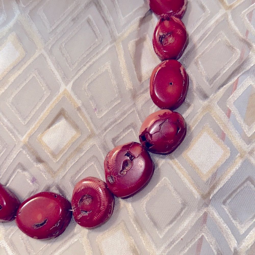 Vintage Rare Custom Crafted Red Black Pink Apple Coral Rock Necklace - Picture 3 of 10